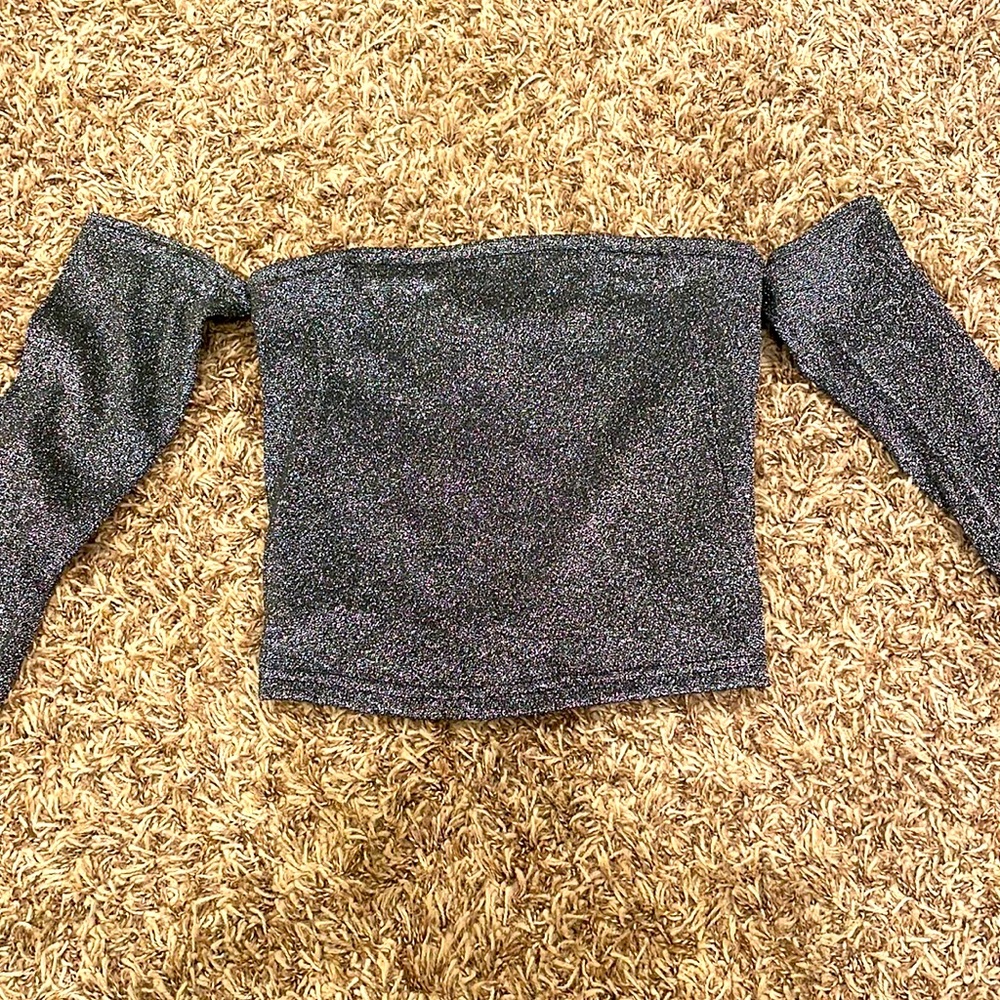 Shiny shoulder crop top